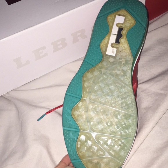 Lebron 9 Low Southbeach - Picture 2 of 6